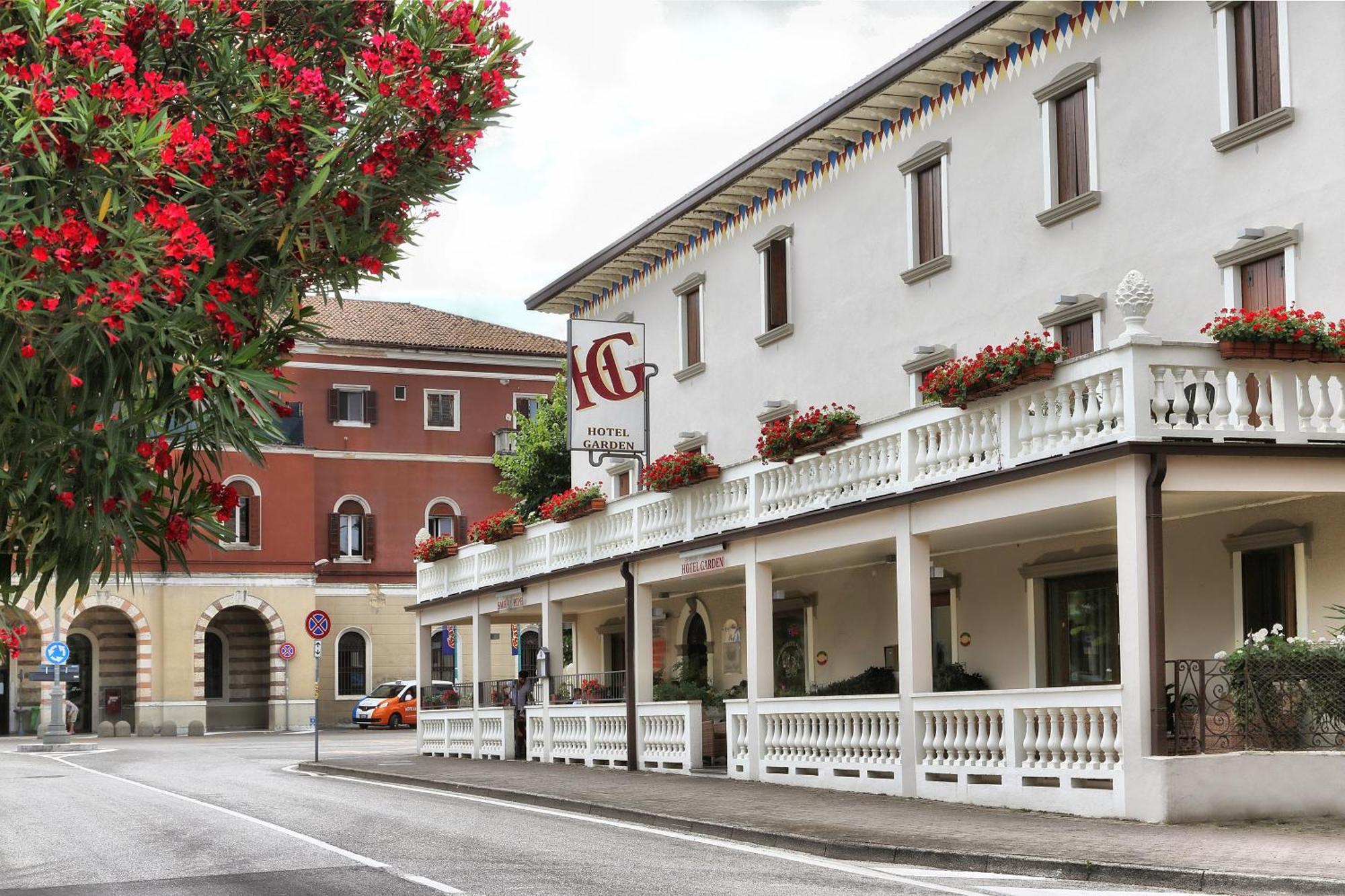 Hotel Garden Peschiera del Garda Esterno foto